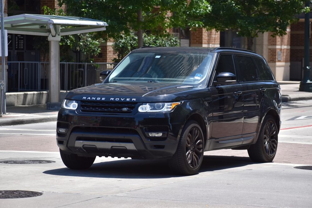 2025 Land Rover Range Rover Sport: Luxury Meets Versatility
