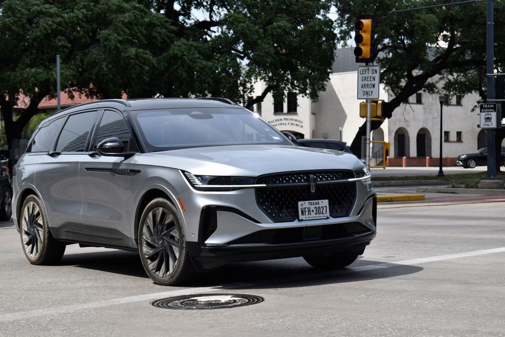 2027 Lincoln Nautilus: Refined Comfort and Advanced Luxury