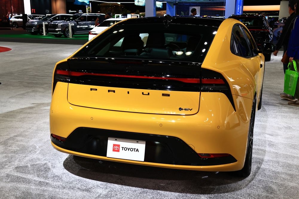 2027 Toyota Prius: Efficiency, Innovation, and Modern Design